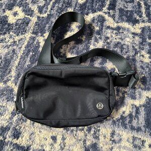 LULULEMON Everywhere Belt Bag in Black OS MUST OWN